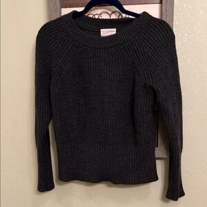 Universal Thread Women's Dark Gray Crew Neck Sweater